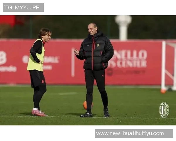 卡佩罗称赞阿莱格里为米兰带来秩序与平衡孔蒂则常在内部制造矛盾